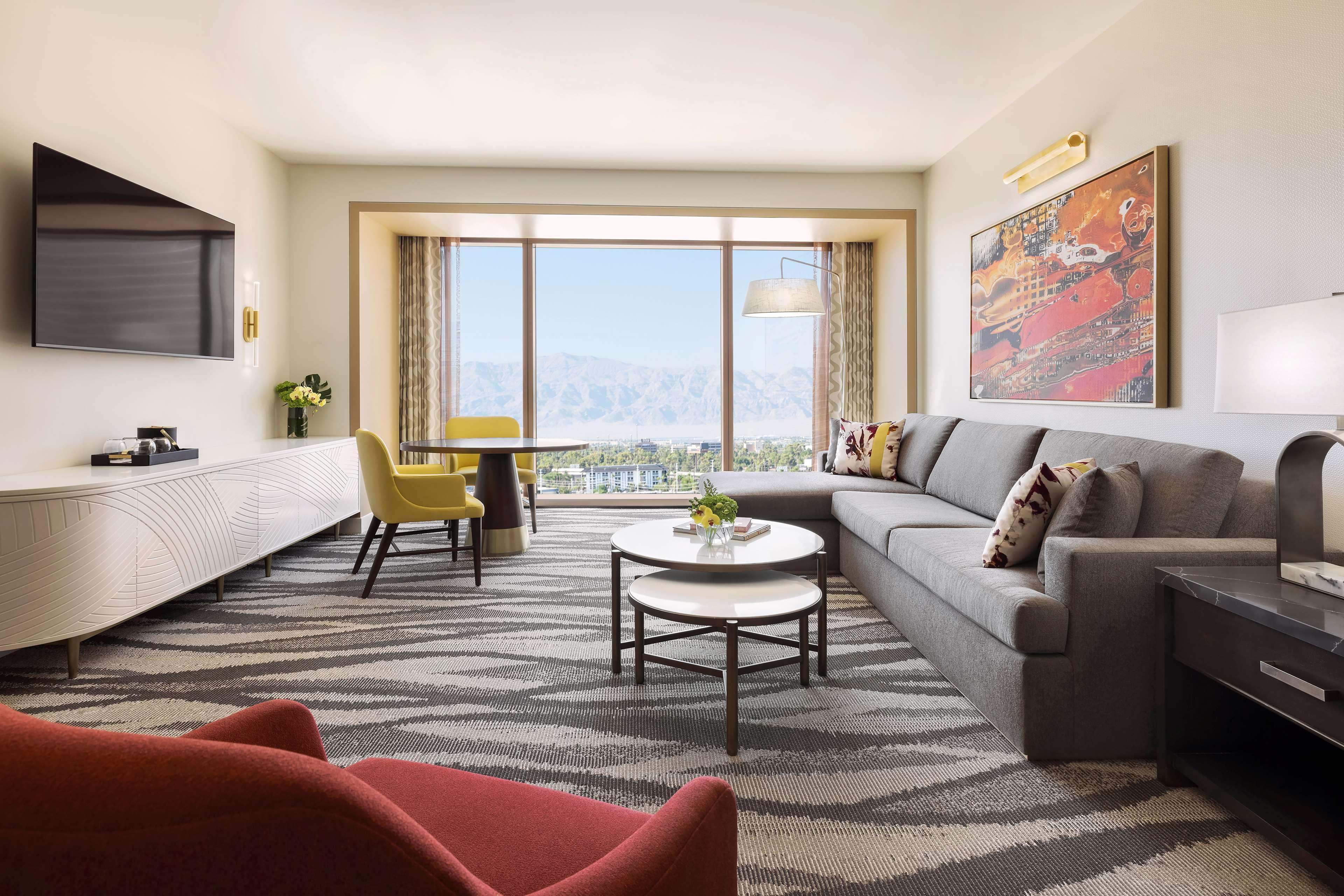Conrad Las Vegas At Resorts World Esterno foto A living room at the MGM Grand