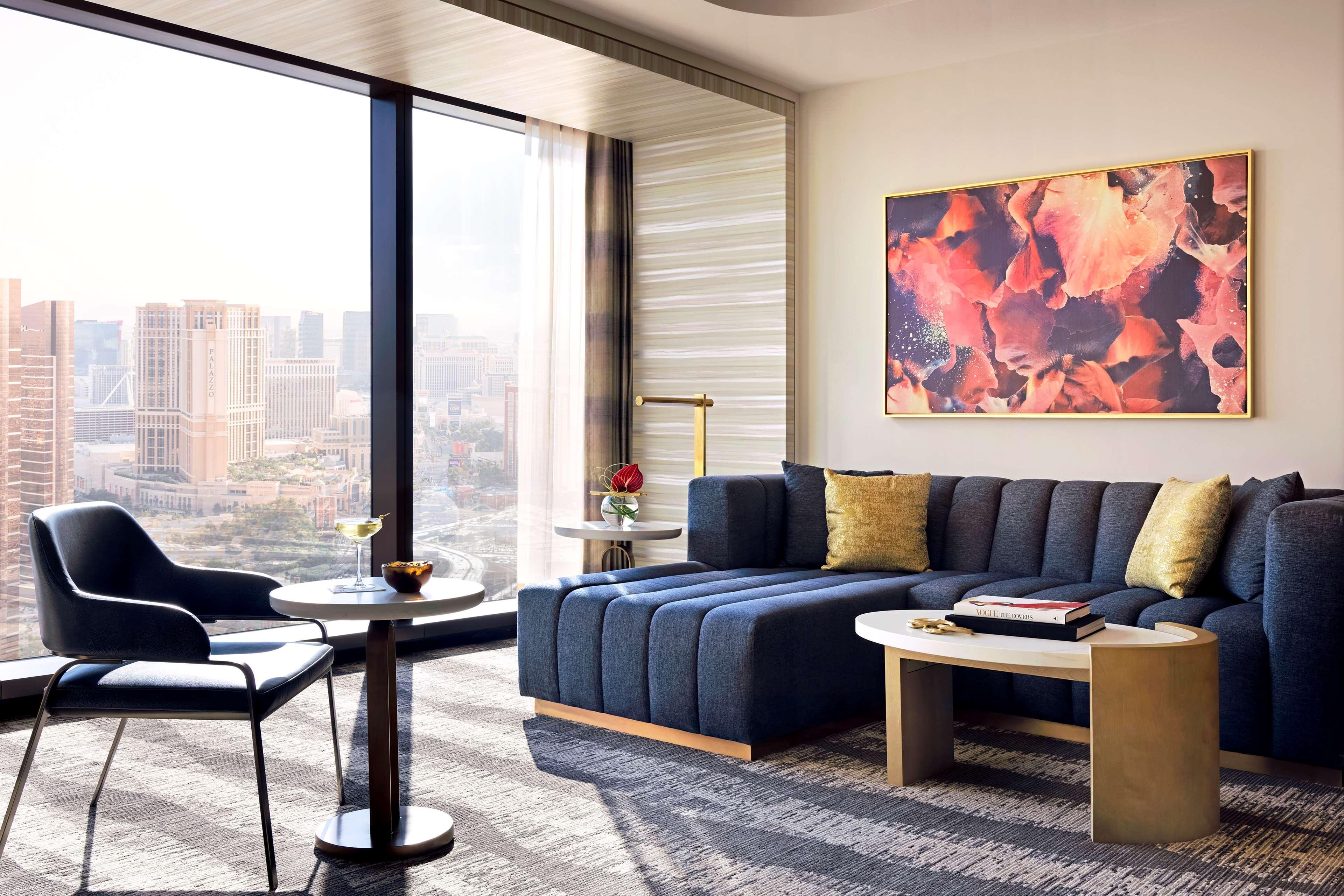 Conrad Las Vegas At Resorts World Esterno foto A living room at the Ritz-Carlton, Downtown, Los Angeles