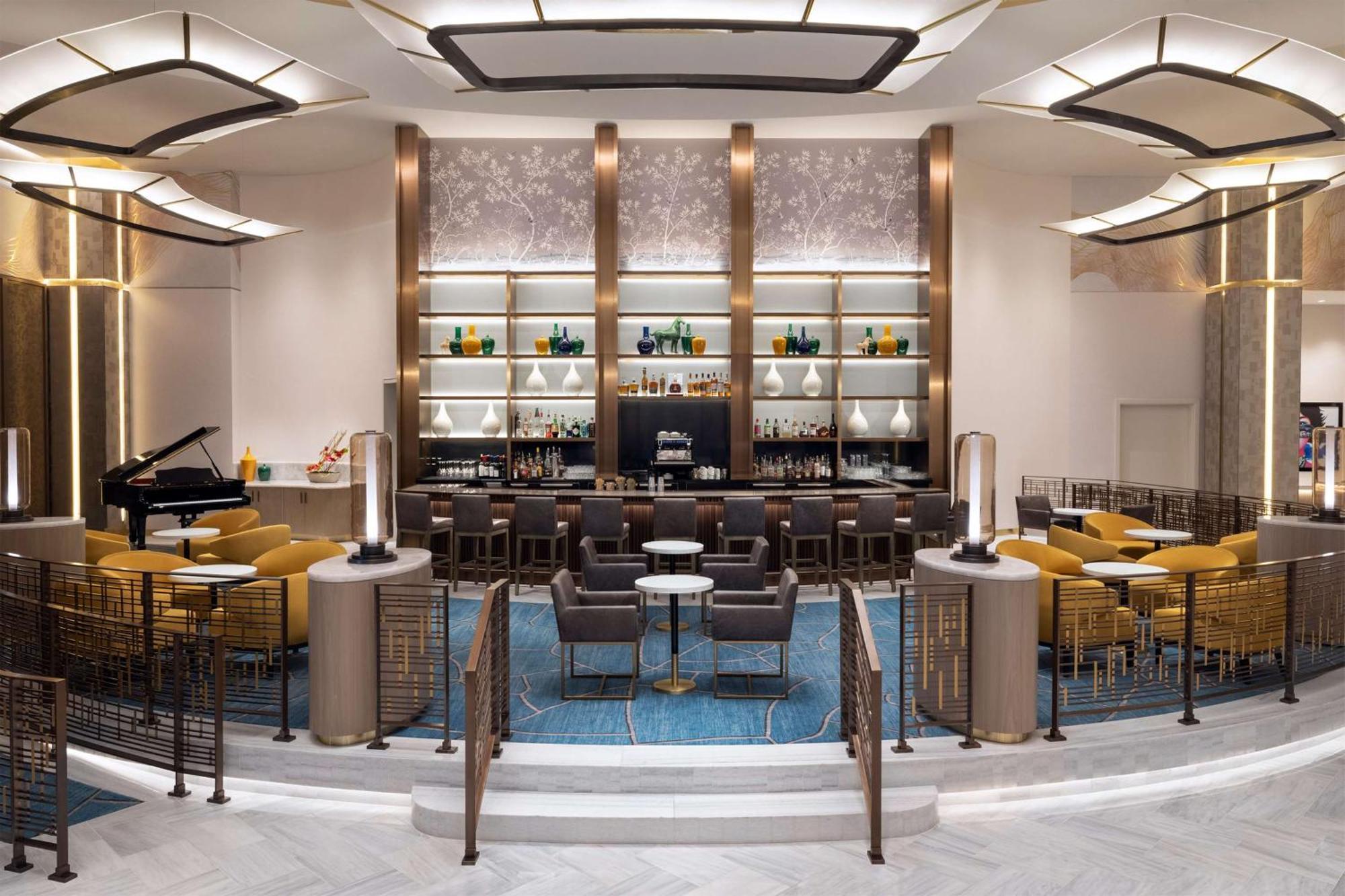 Conrad Las Vegas At Resorts World Esterno foto The bar at the lounge