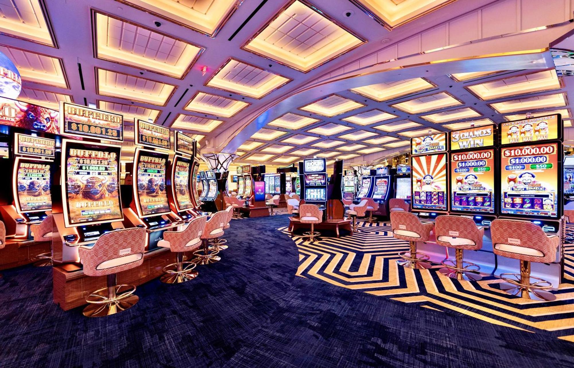Conrad Las Vegas At Resorts World Esterno foto The casino floor at Wynn Las Vegas