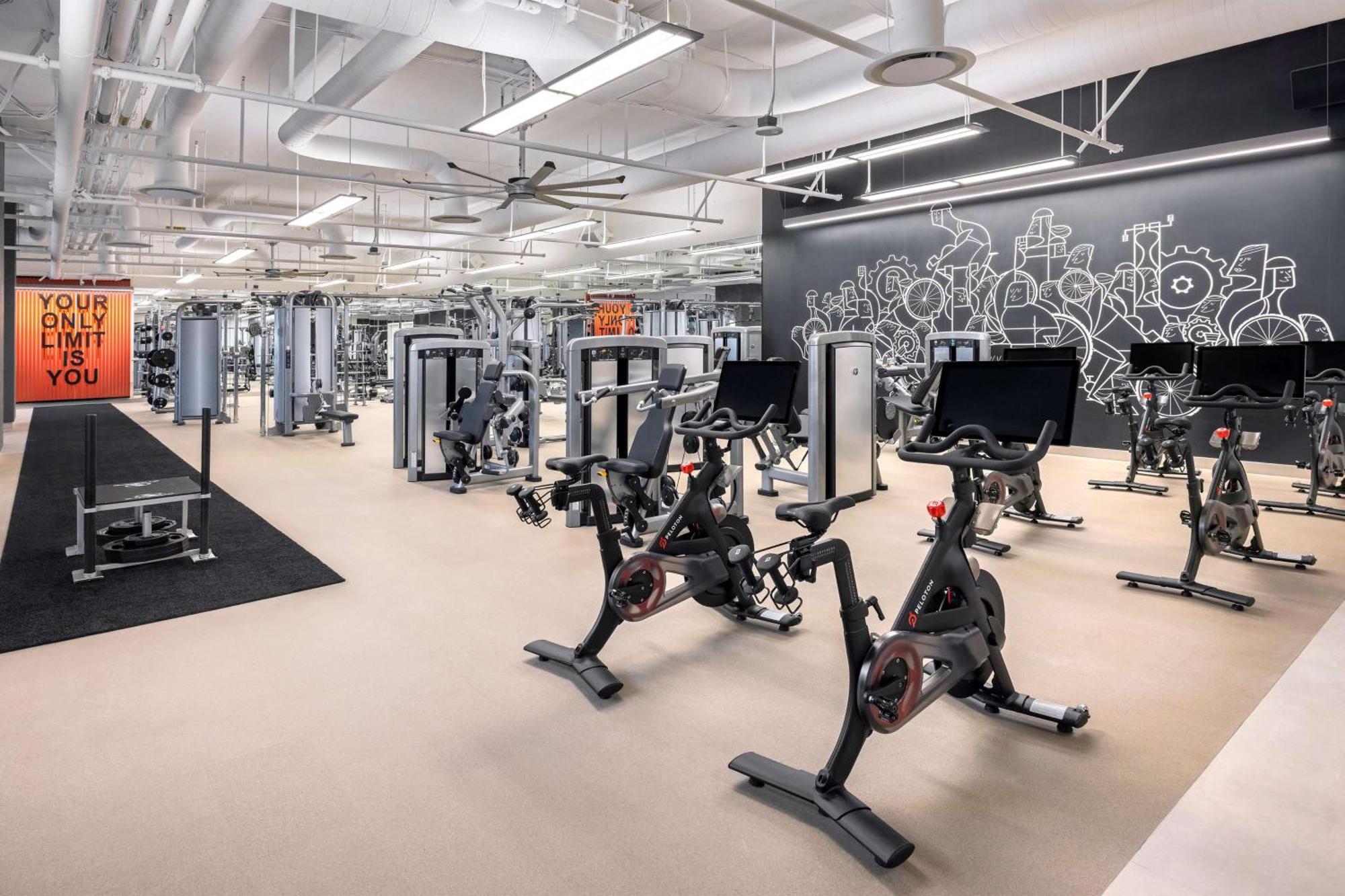 Conrad Las Vegas At Resorts World Esterno foto The gym at the 2018 London Marathon