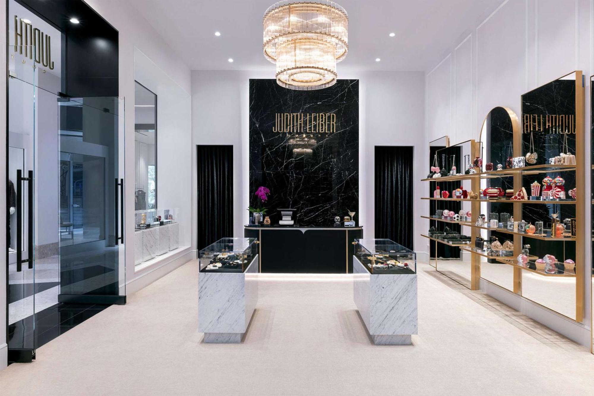 Conrad Las Vegas At Resorts World Esterno foto The interior of a Jimmy Choo store